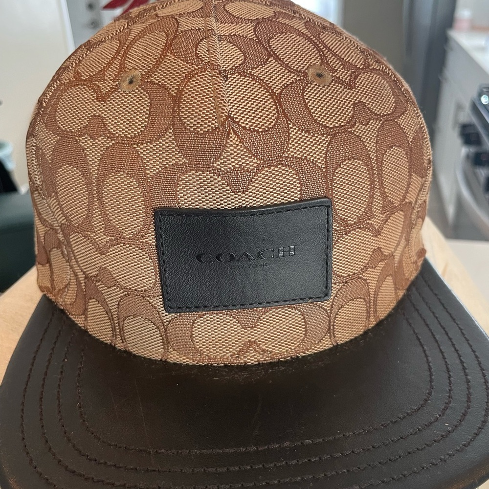 Unisex Coach Leather Baseball Cap 🧢 🔥✨✨Traditional Cream Black Coach logo label